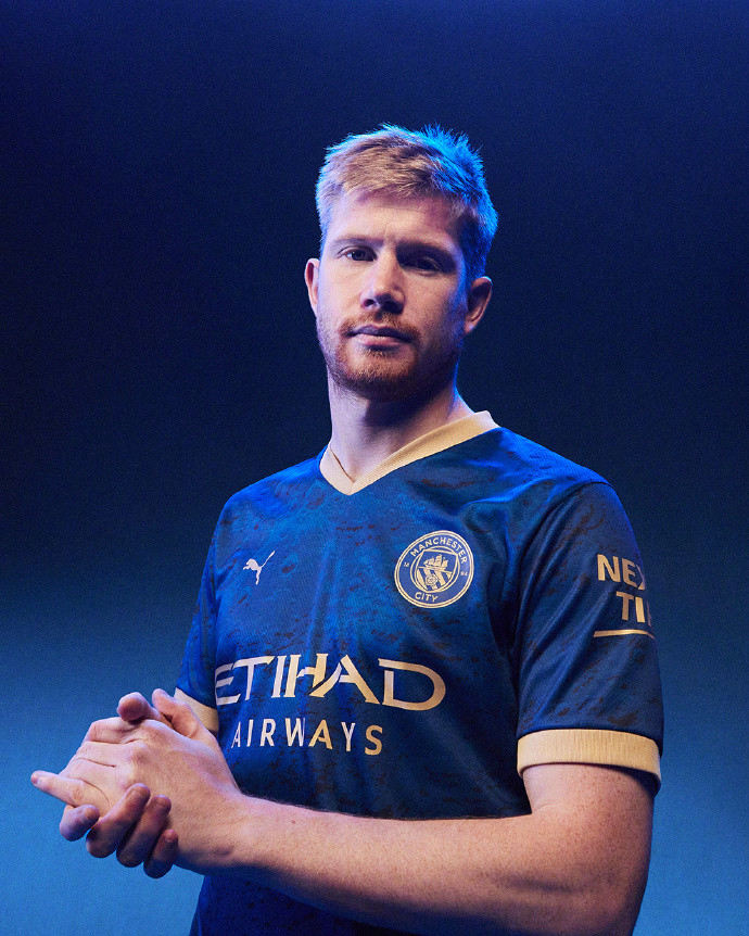 40岁依旧能飞，C罗对阵赛哈特海湾上演高难度倒钩破门