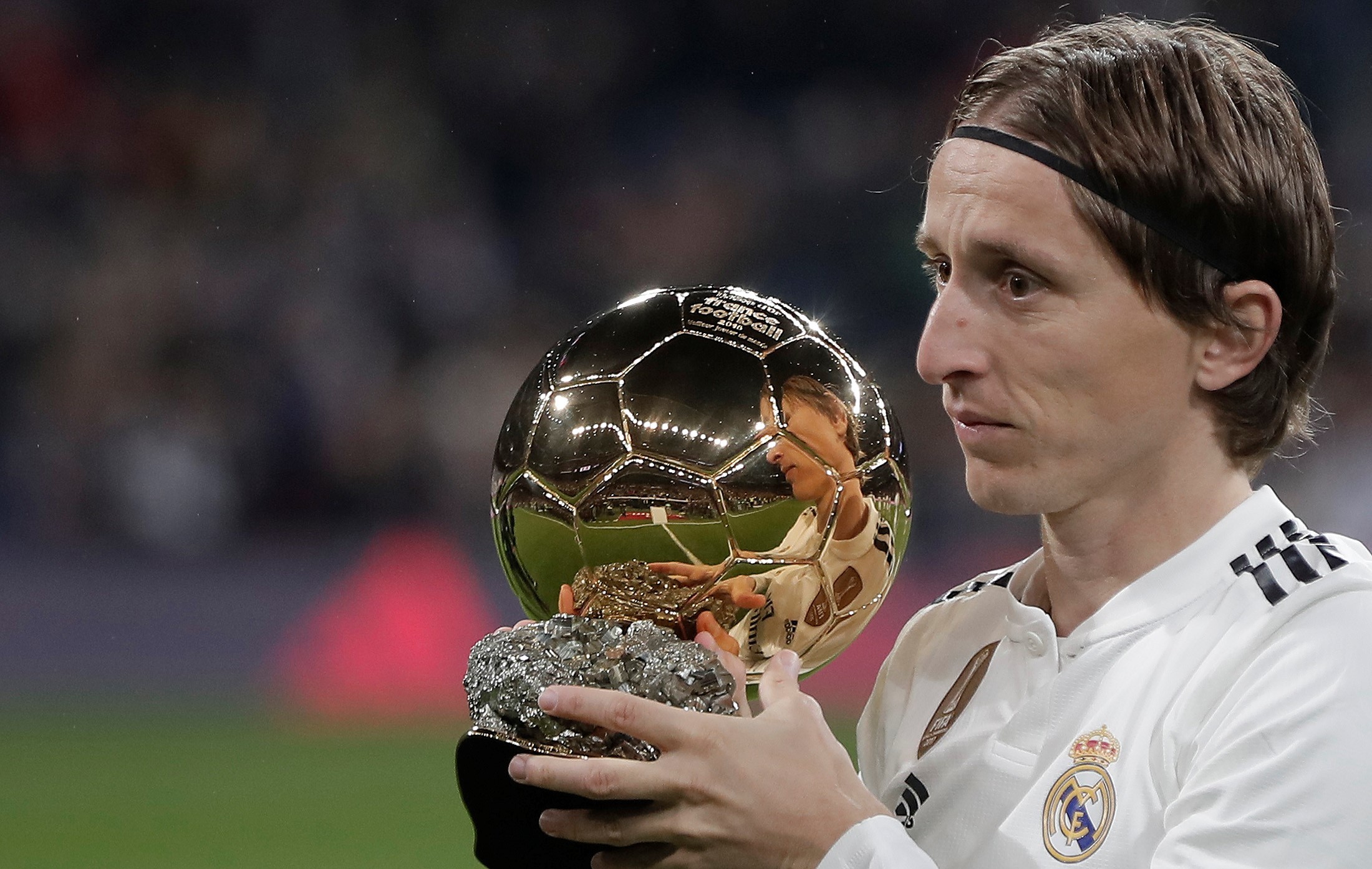 帕雷德斯：我和内马尔经常联系，若他想来博卡我们会等他