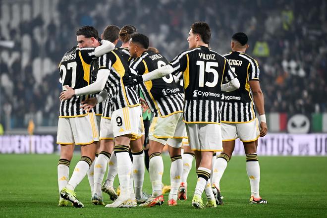 董路批评中国球迷不热爱足球，中国男足多次无缘世界杯，呼吁提升足球热情。