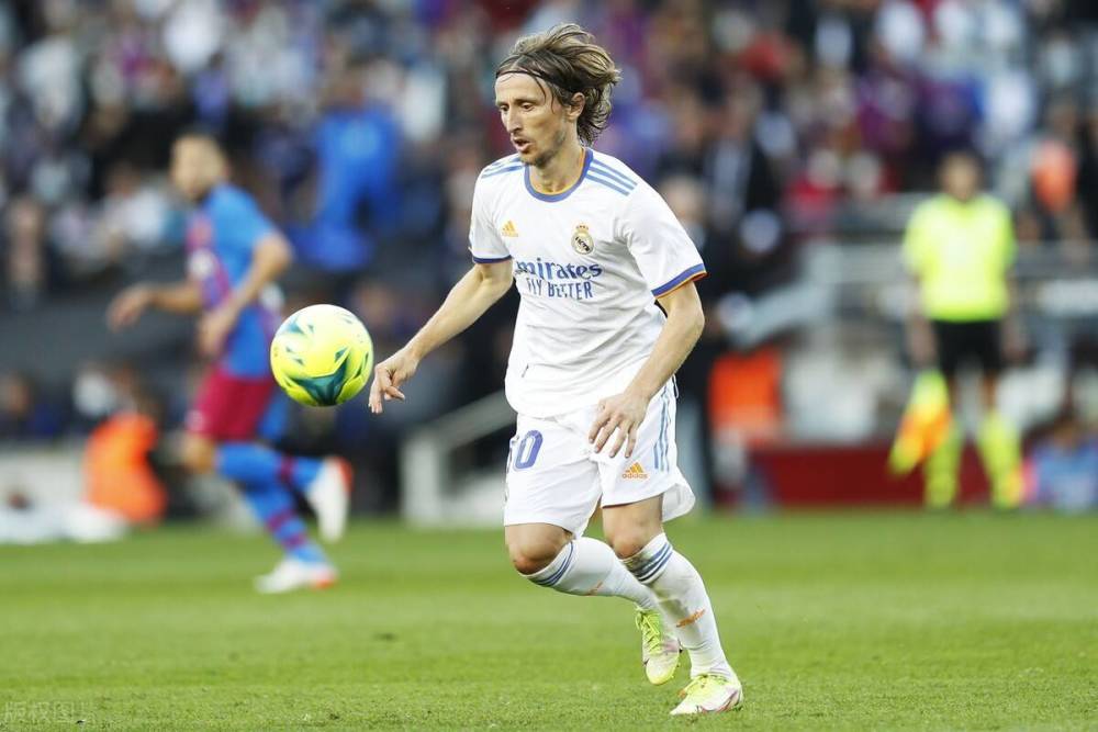 王大雷晒和女儿一起跳舞的视频，韦世豪：有点卡哇伊了